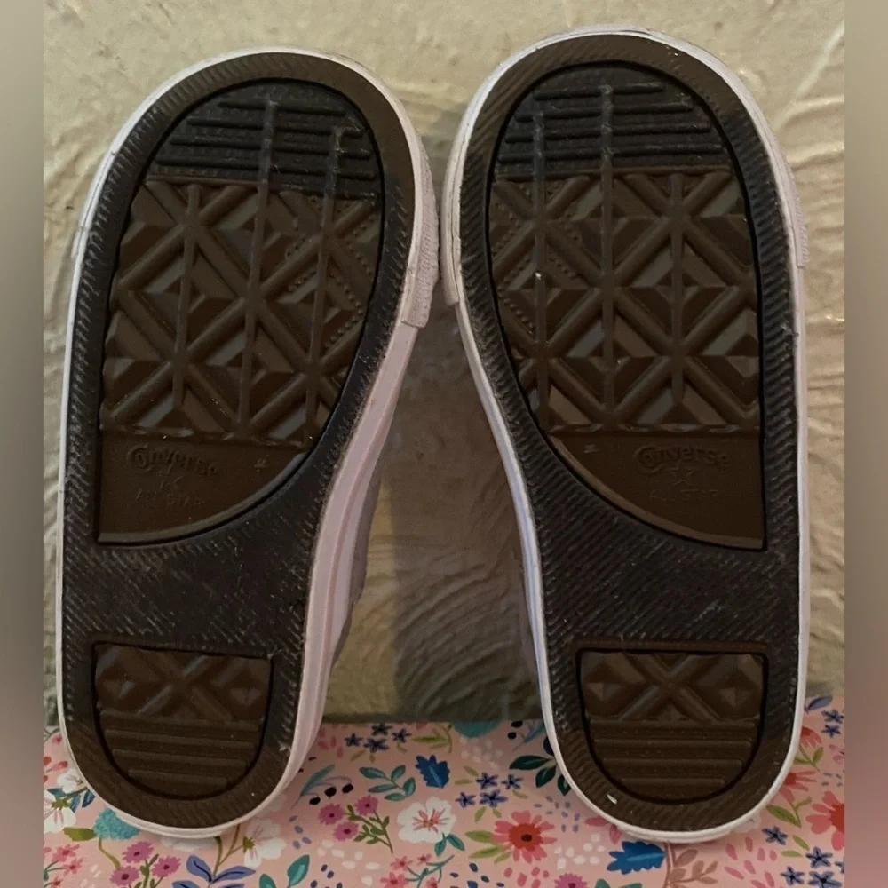 Gray Converse